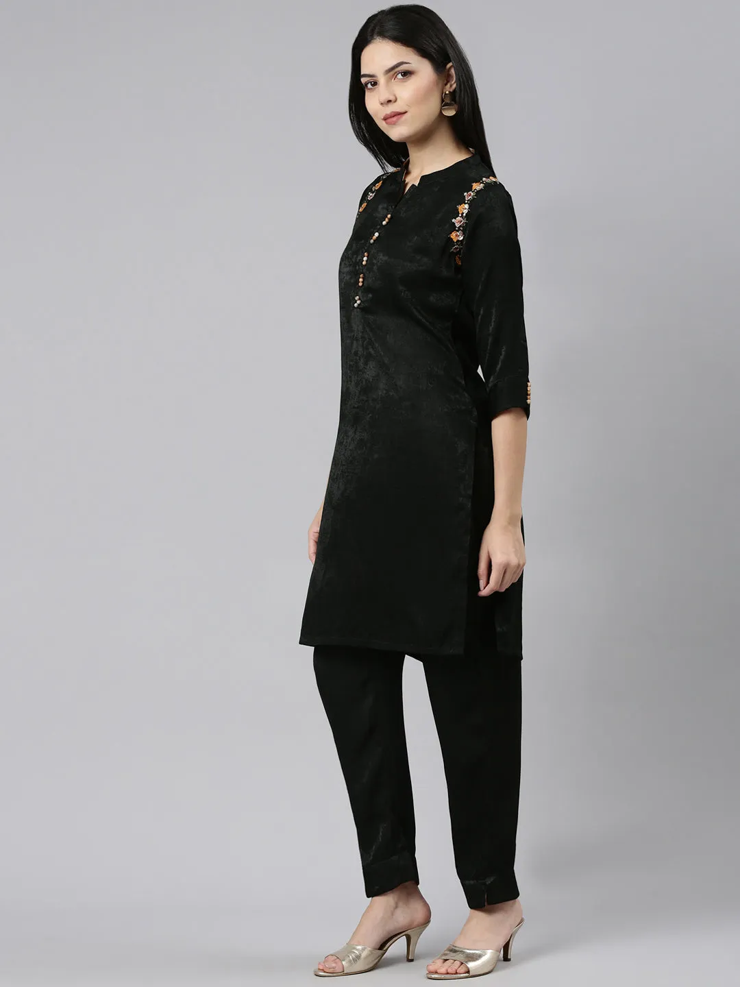 Neeru's Olive Regular Straight Solid Kurta And Trousers